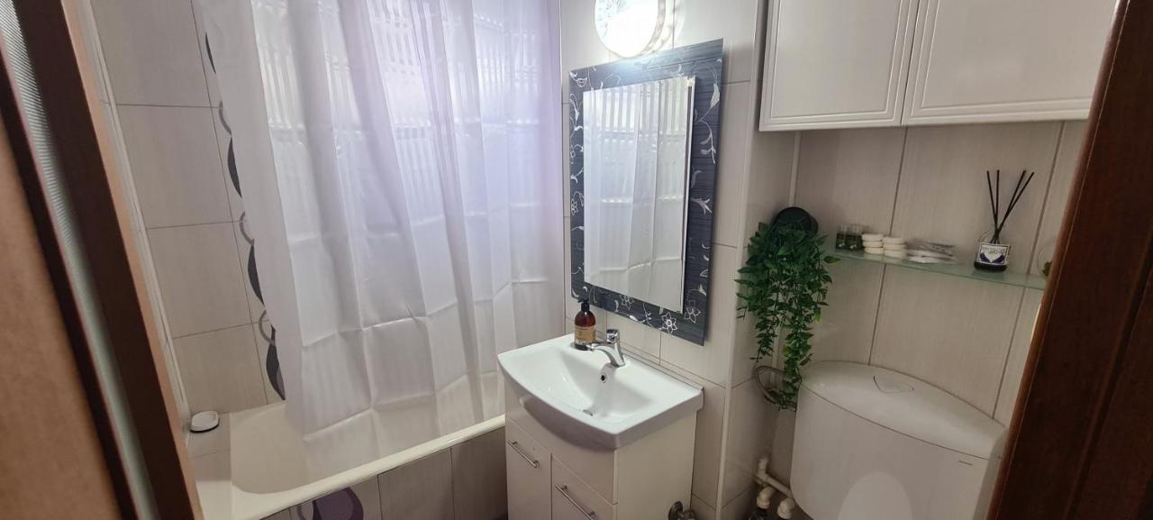 Perfect View Apartament 2 Rooms Self Check-In Bukarest Kültér fotó